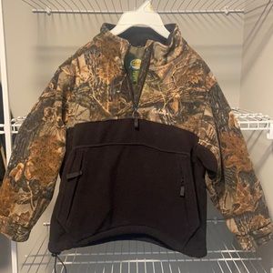 Cabellas Kids Black and Camouflage Quarter Zip M